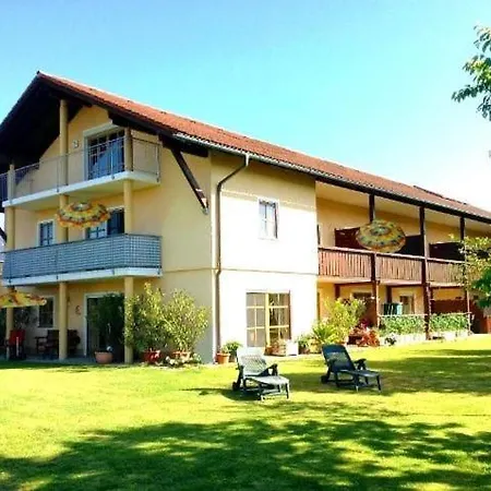 Gemuetliche Mit Grossem Garten Apartment